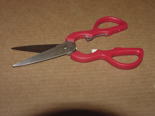 8" KITCHEN SHEARS RED HANDLE