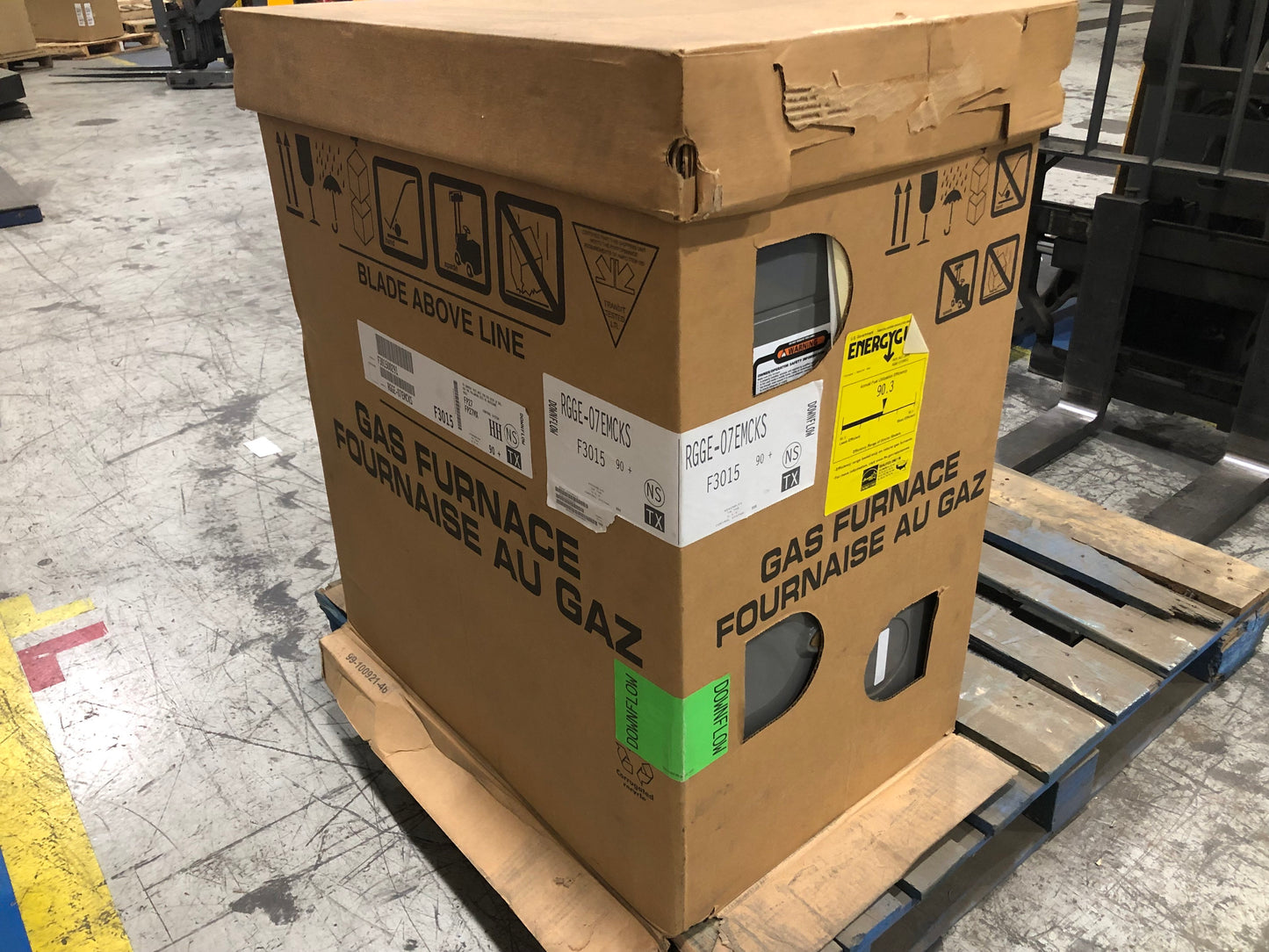 75,000 Btu Downflow Modulating Communicating Compatible Natural Gas Furnace, 90.3% 115/60/1 CFM 1200