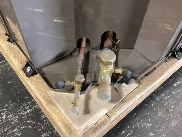 3.5 Ton LX Series Split-System Heat Pump; 16 SEER, 208-230/60/1, R-410A