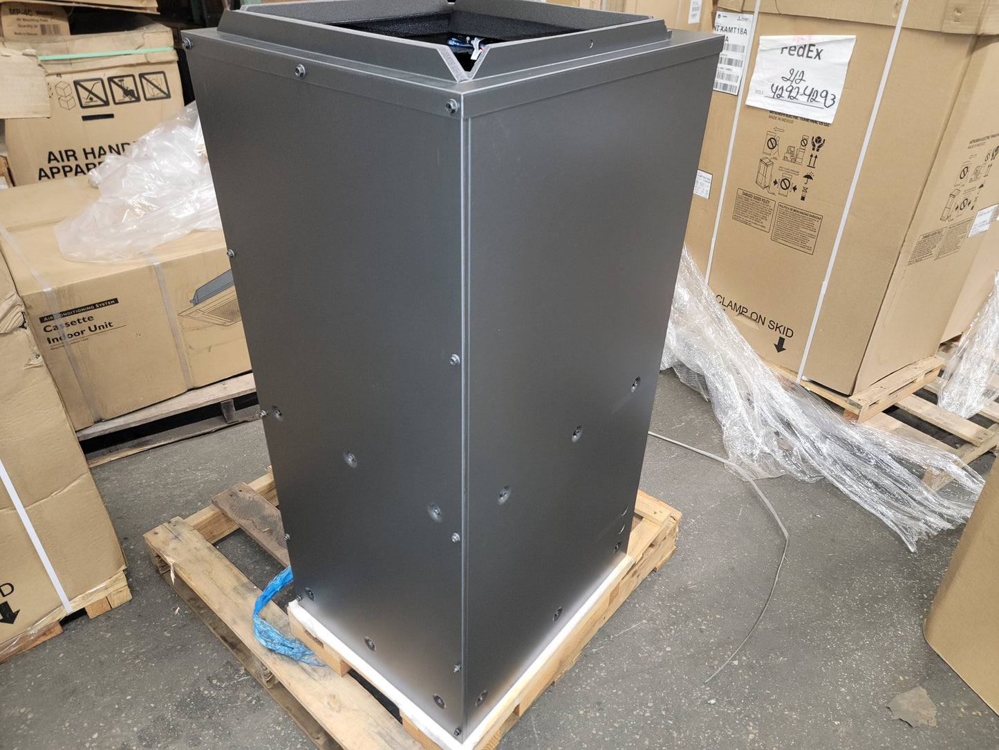 Manejador de aire con bomba de calor minisplit de una sola zona con conductos de 12 000 Btu, 208-230/60/1 R-410A 18 SEER