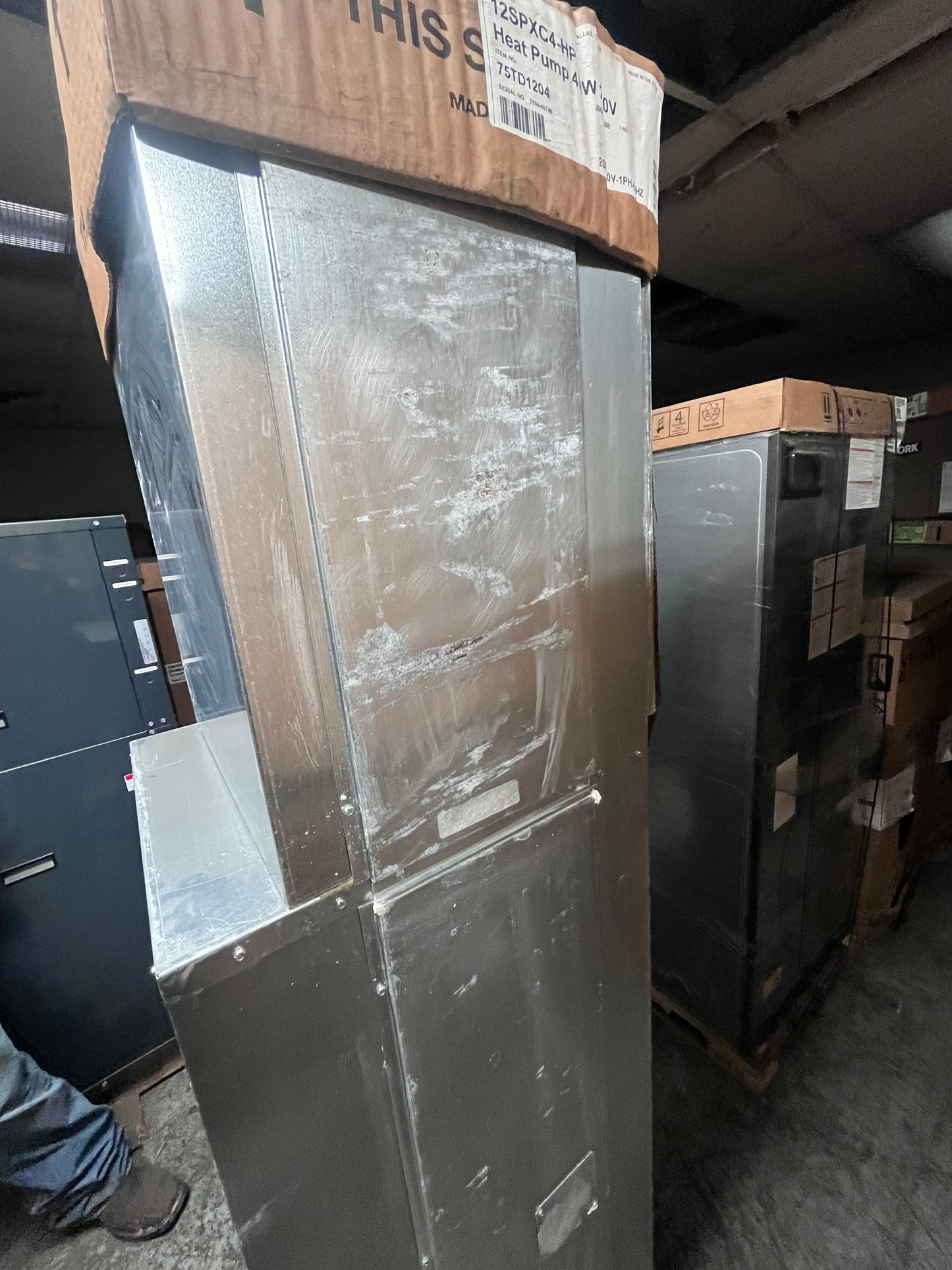 1 Ton Vertical Through-The-Wall Packaged Heat Pump Unit/W 4 KW, 208-230/60/1, EER: 11