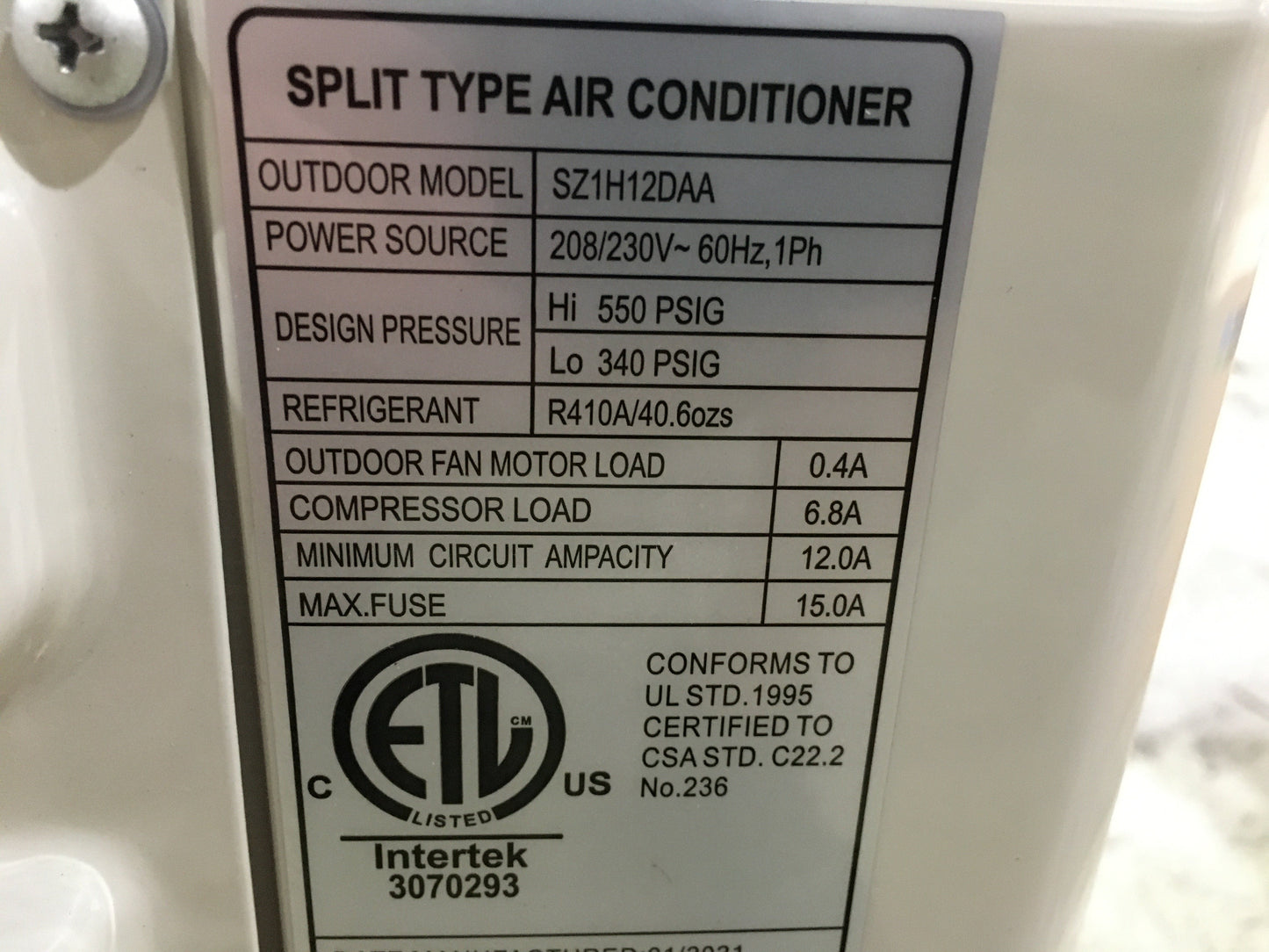 12,000 BTU Single-Zone Variable Speed Inverter Mini Split Heat Pump Set, 21.5 SEER 208-230/60/1