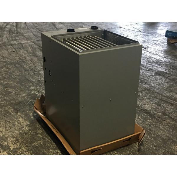 Horno de gas de comunicaciones de velocidad variable con ECM UP/HORZ de modulación de dos etapas de 88 000 BTU, 97 % AFUE, 120/60/1 CFM: 1653