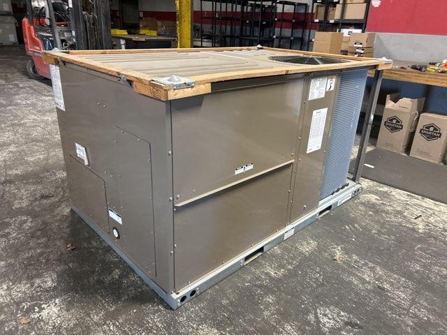 5 Ton Two-Stage Convertible Natural Gas/Electric Packaged Unit, 14.1 SEER, 460/60/3, R410A