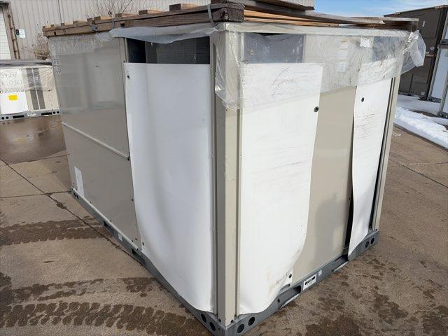 12.5 Ton Two-Stage Convertible Natural Gas/Electric Packaged Unit, 11.5 EER, 208-230/60/3, R410A