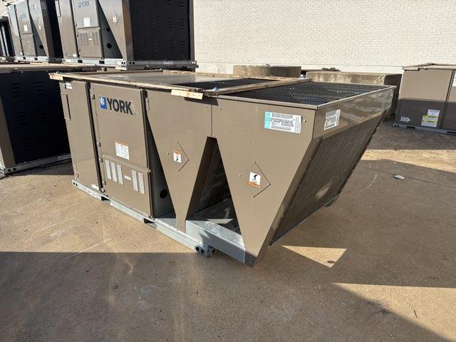 12.5 Ton Two-Stage Convertible Packaged Heat Pump Unit, 10.6 EER, 460/60/3, R410A