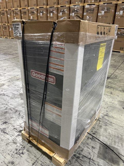 40,000 BTU Low NOx 2-Stg Up/Horz ECM Var Spd Comm Compatible Gas Furnace 96% 115/60/1 CFM: 1200