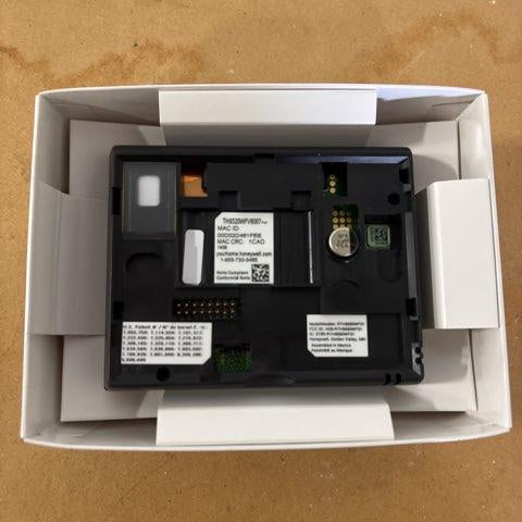 Programmable Voice Control Multi-Stage 24 V Heat Pump/Conventional Thermostat