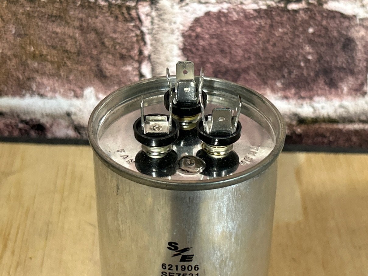 370 Vac, 70+5MFD 50/60 Hz, Round Capacitor