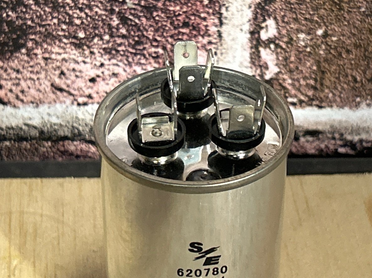 370 Vac, 25+5MFD 50/60 Hz, Round Capacitor