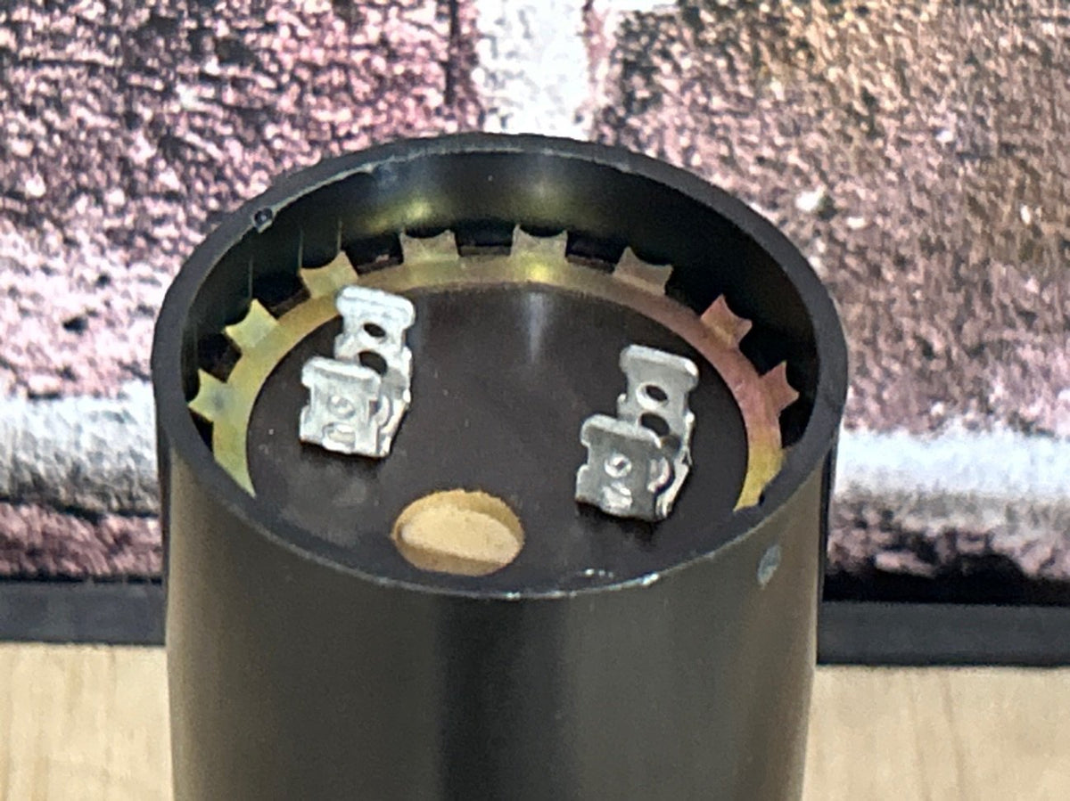 220 Vac, 189-227MFD 50/60 Hz, Round Capacitor