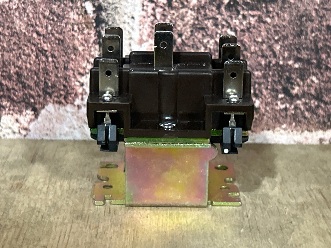 208/240 V, 50/60 Hz, Relay