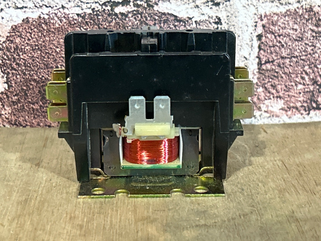 208/240 V, 50/60 Hz, 30 Amps 2 Pole Contactor