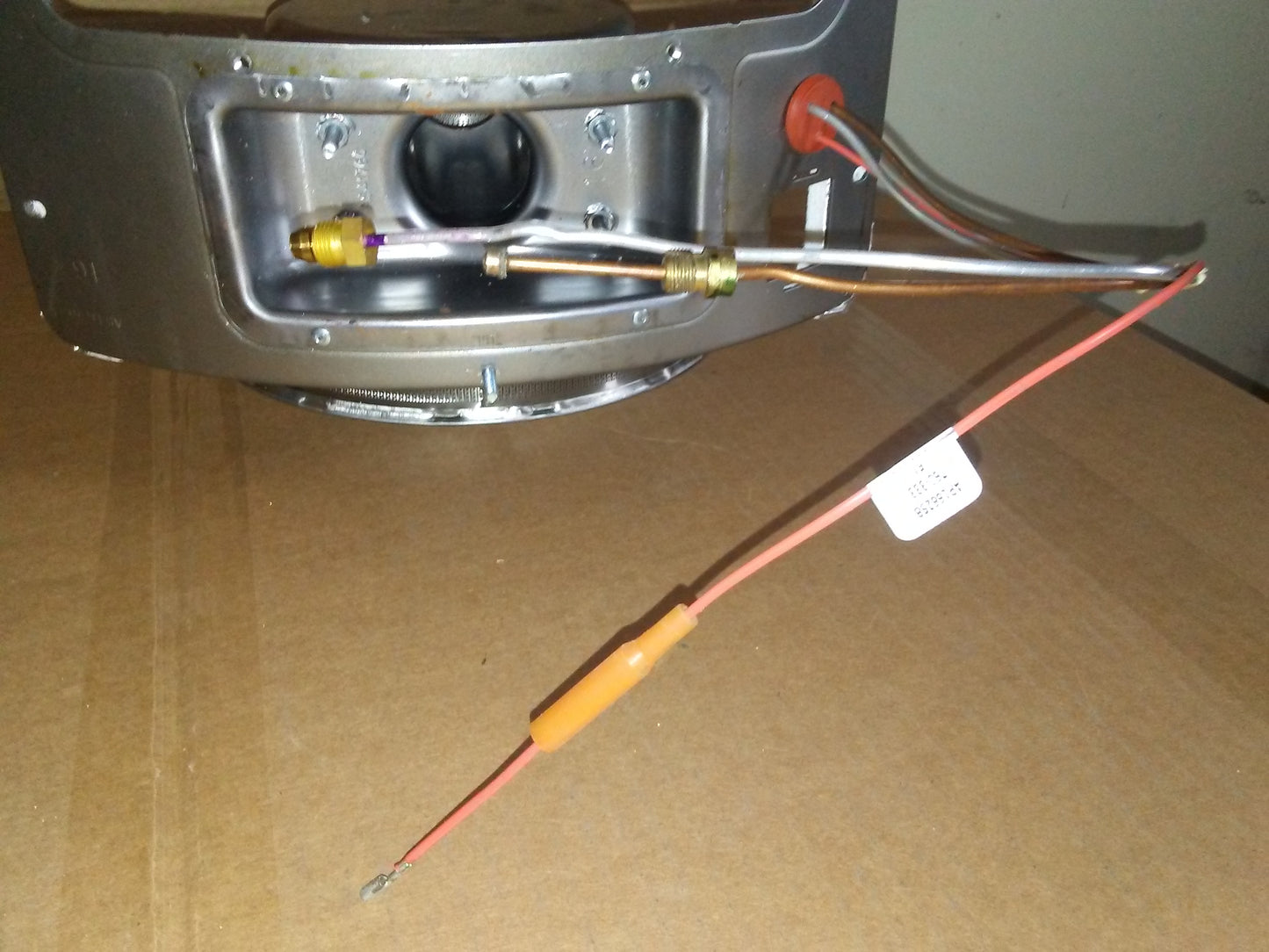 BURNER ASSEMBLY FOR A 40/50 GALLON WATER HEATER