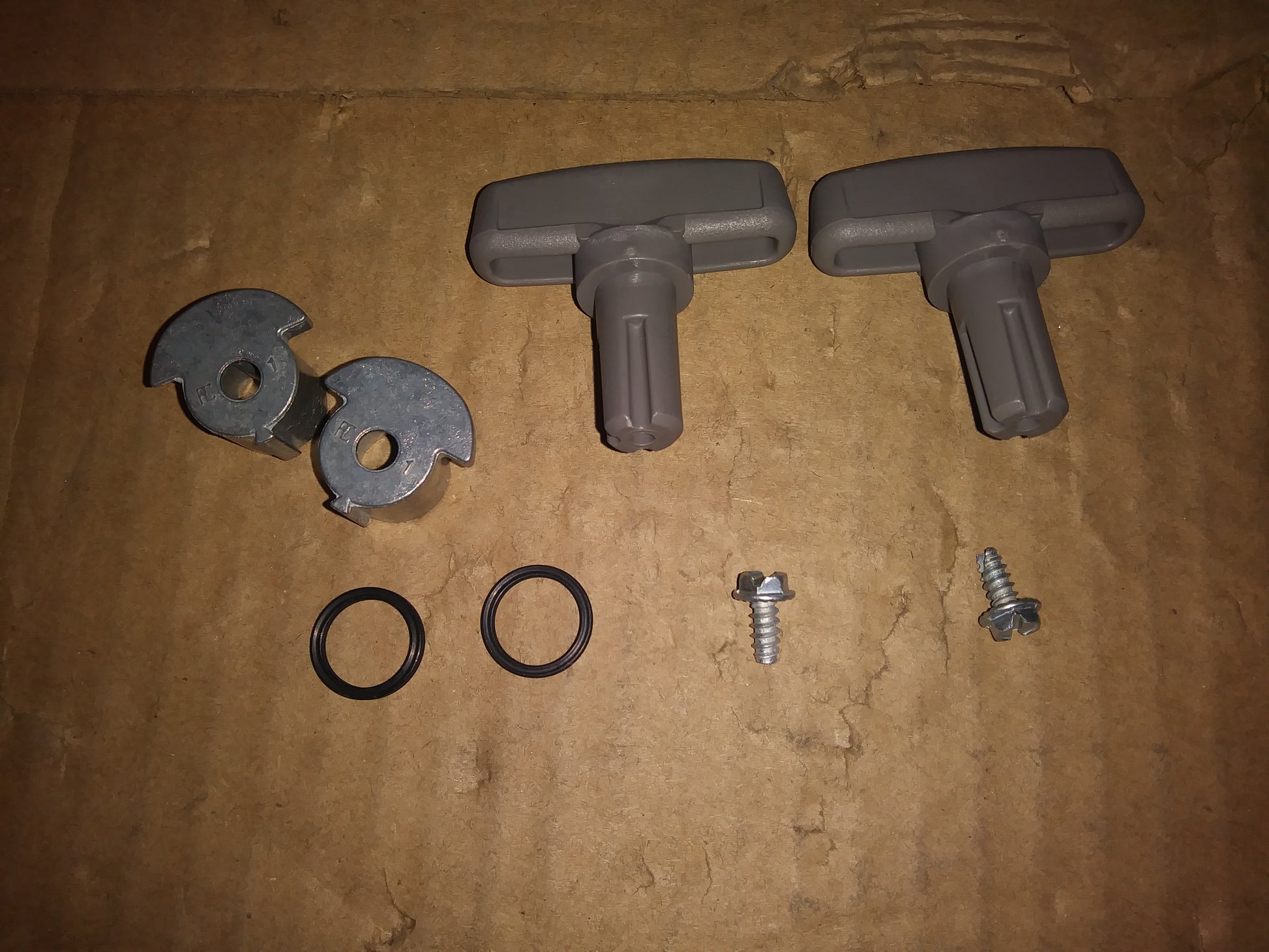 GAS FURNACE LATCH AND HANDLE KIT 