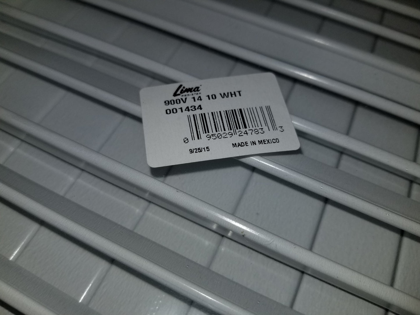 14" X 10" WHITE STEEL SINGLE DEFLECTION VERTICAL SUPPLY REGISTER/W MULTI-LOUVER DAMPER