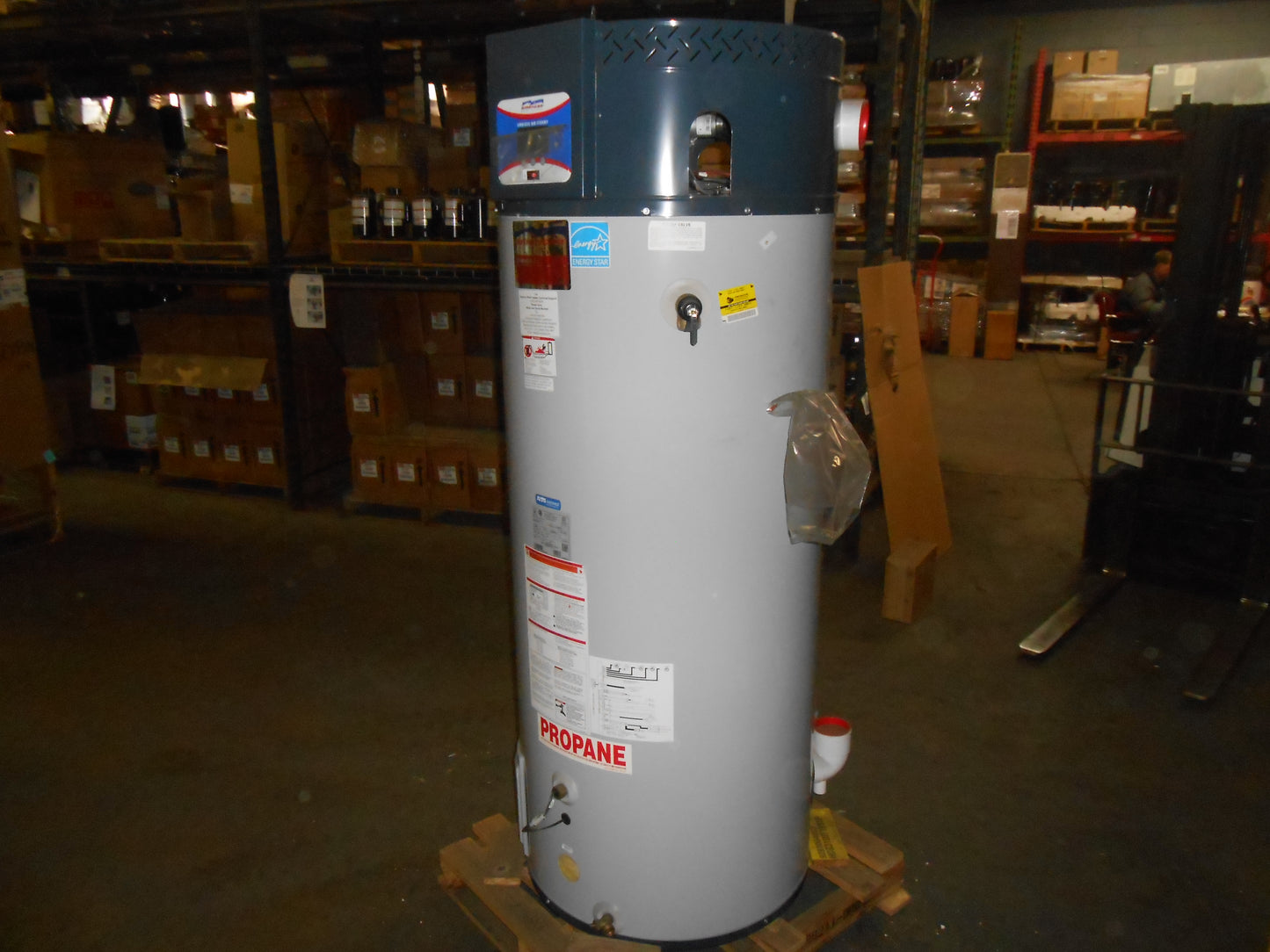 100 GALLON PROPANE AUTOMATIC CIRCULATING TANK OR AUTOMATIC STORAGE WATER HEATER