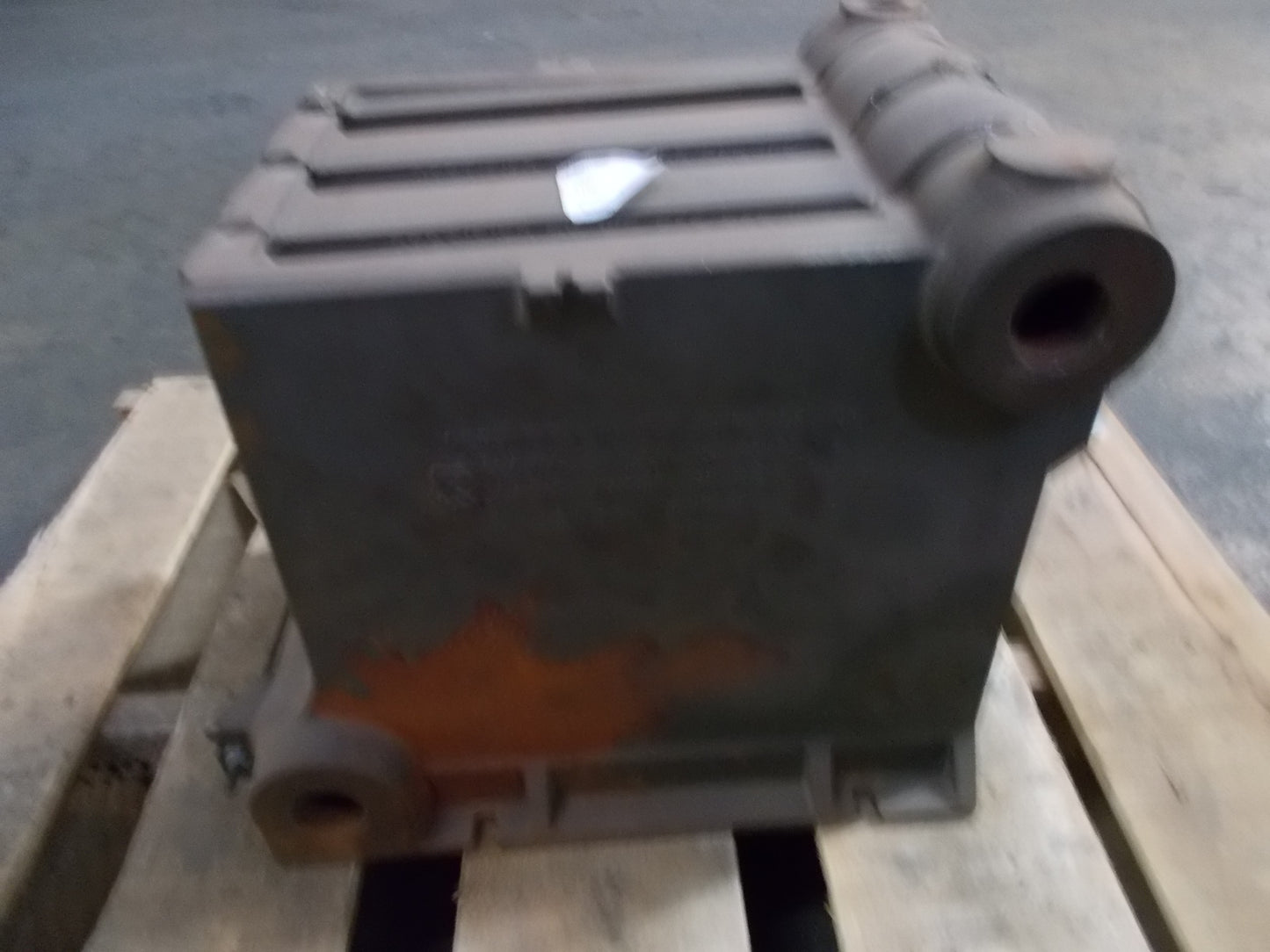 HEAT EXCHANGER ASSEMBLY FOR GAS-FIRED HOT WATER BOILER