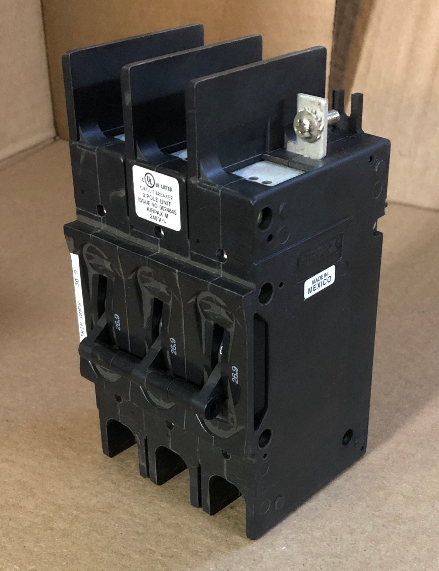 3 POLE 26.9 AMP "209 MULTI-POLE" SERIES HYDRAULIC MAGNETIC CIRCUIT BREAKER PROTECTOR/FOR MANUAL CONTROLLER APPLICATIONS, 240/60-50/1 OR 3