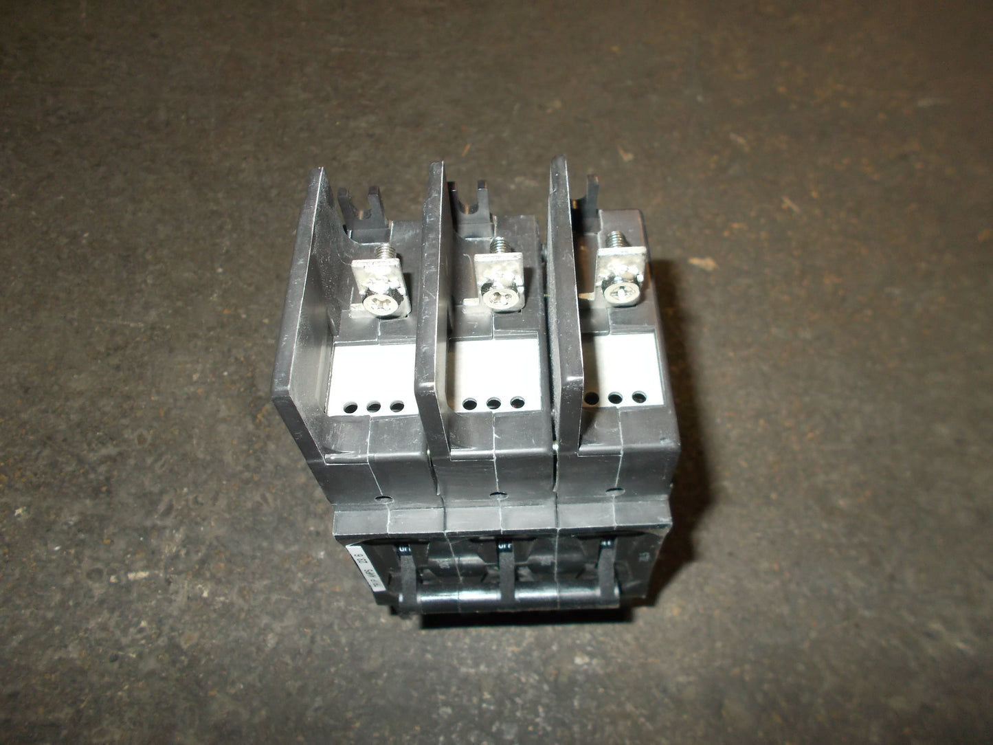 3 POLE 20.5 AMP "219 MULTI-POLE" SERIES HYDRAULIC MAGNETIC CIRCUIT BREAKER PROTECTOR/FOR MANUAL MOTOR CONTROLLER APPLICATIONS 600/50-60/1 OR 3