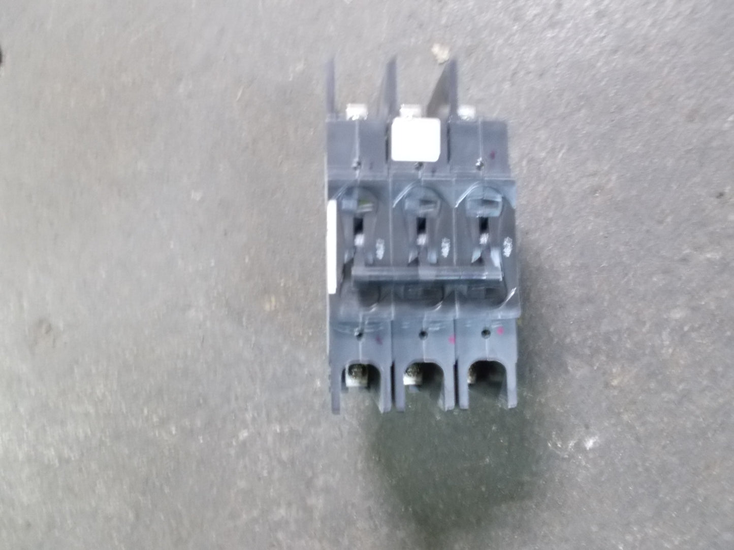 3 POLE 46.7 AMP "209 MULTI-POLE" SERIES HYDRAULIC MAGNETIC CIRCUIT BREAKER PROTECTOR 240/50-60/1 OR 3