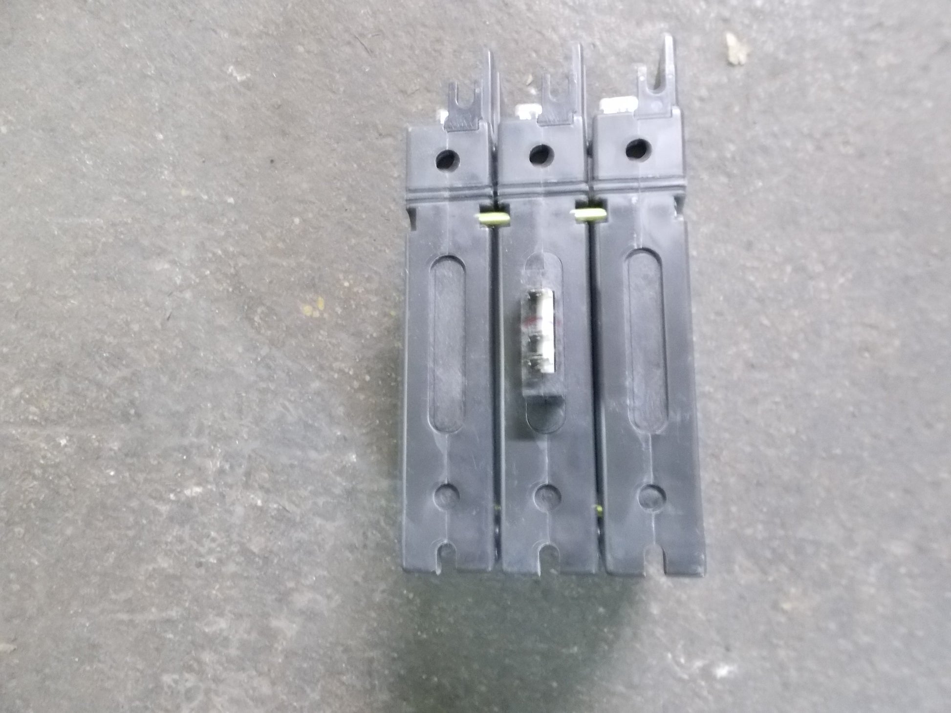3 POLE 46.7 AMP "209 MULTI-POLE" SERIES HYDRAULIC MAGNETIC CIRCUIT BREAKER PROTECTOR 240/50-60/1 OR 3