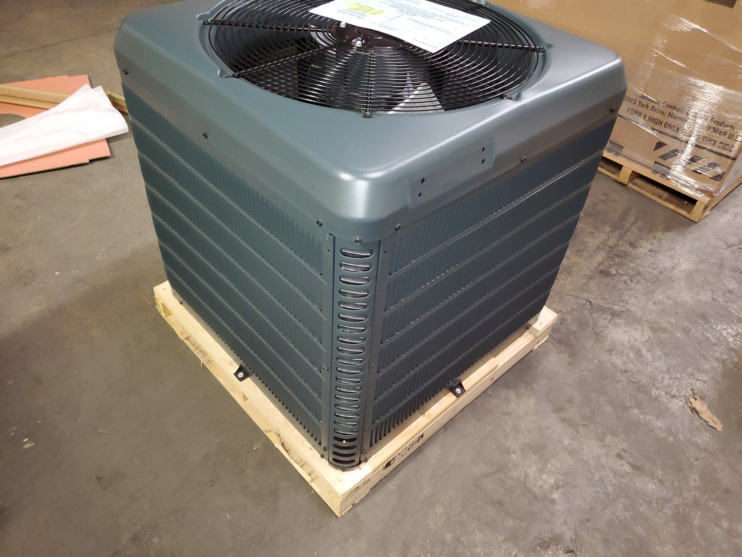 1-1/2 TON SPLIT SYSTEM AIR CONDITIONER, 17 SEER 208-230/60/1 R-410A