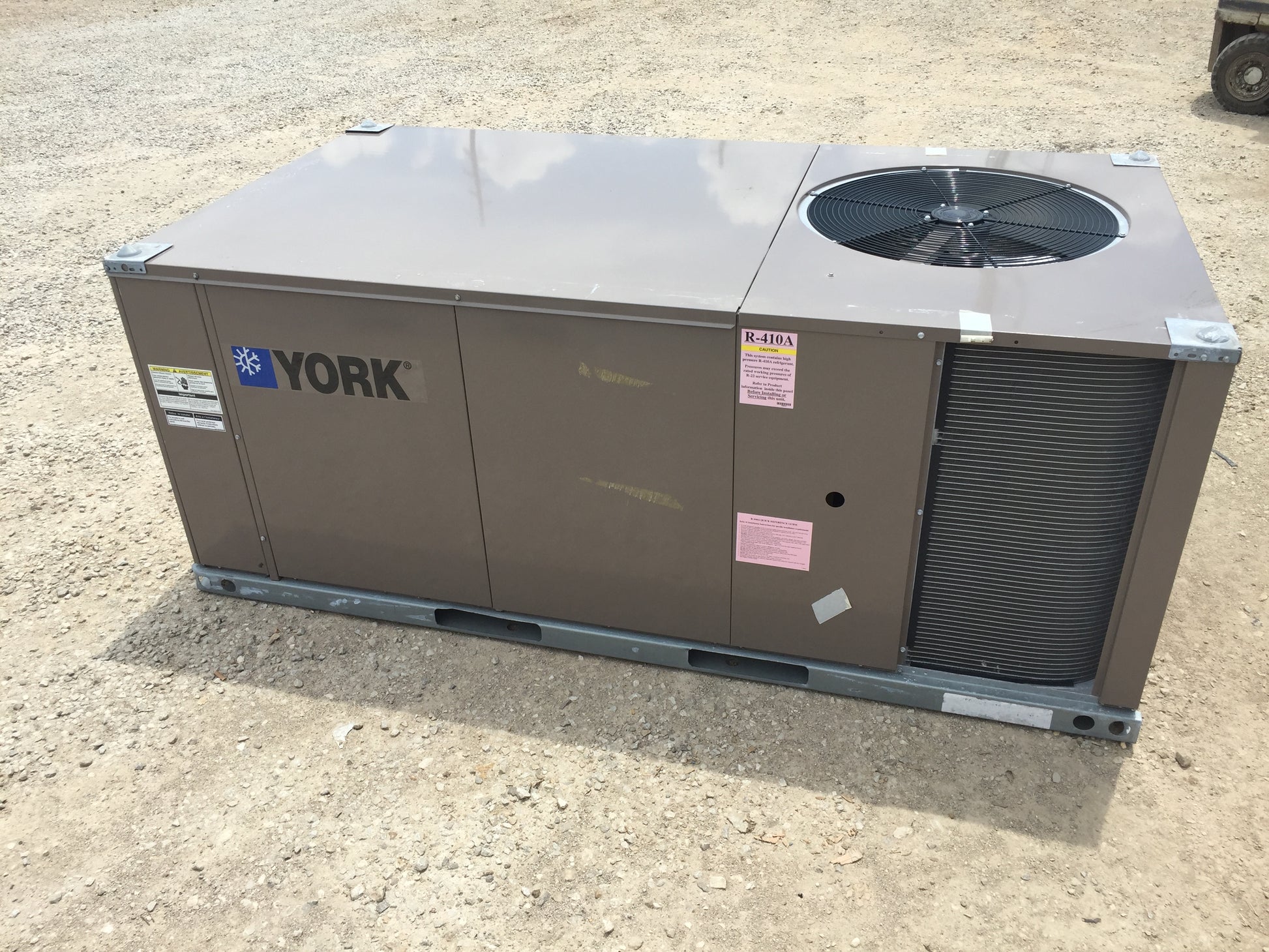 4 TON CONVERTIBLE PACKAGED AIR CONDITIONER UNIT, 13 SEER 460/60/3 R-410A