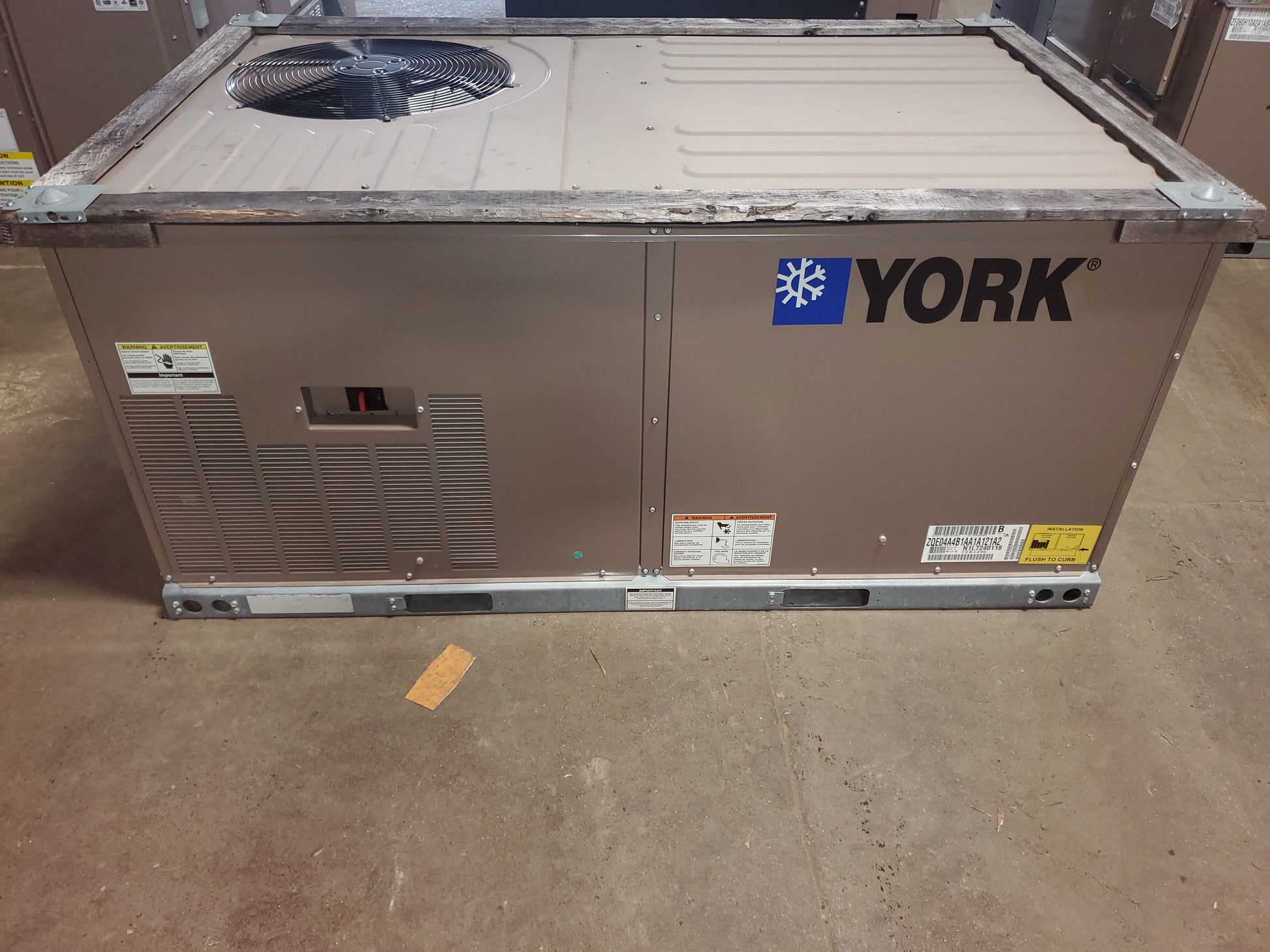 3 TON CONVERTIBLE PACKAGED AIR CONDITIONER, 14 SEER 460/60/3 R-410A