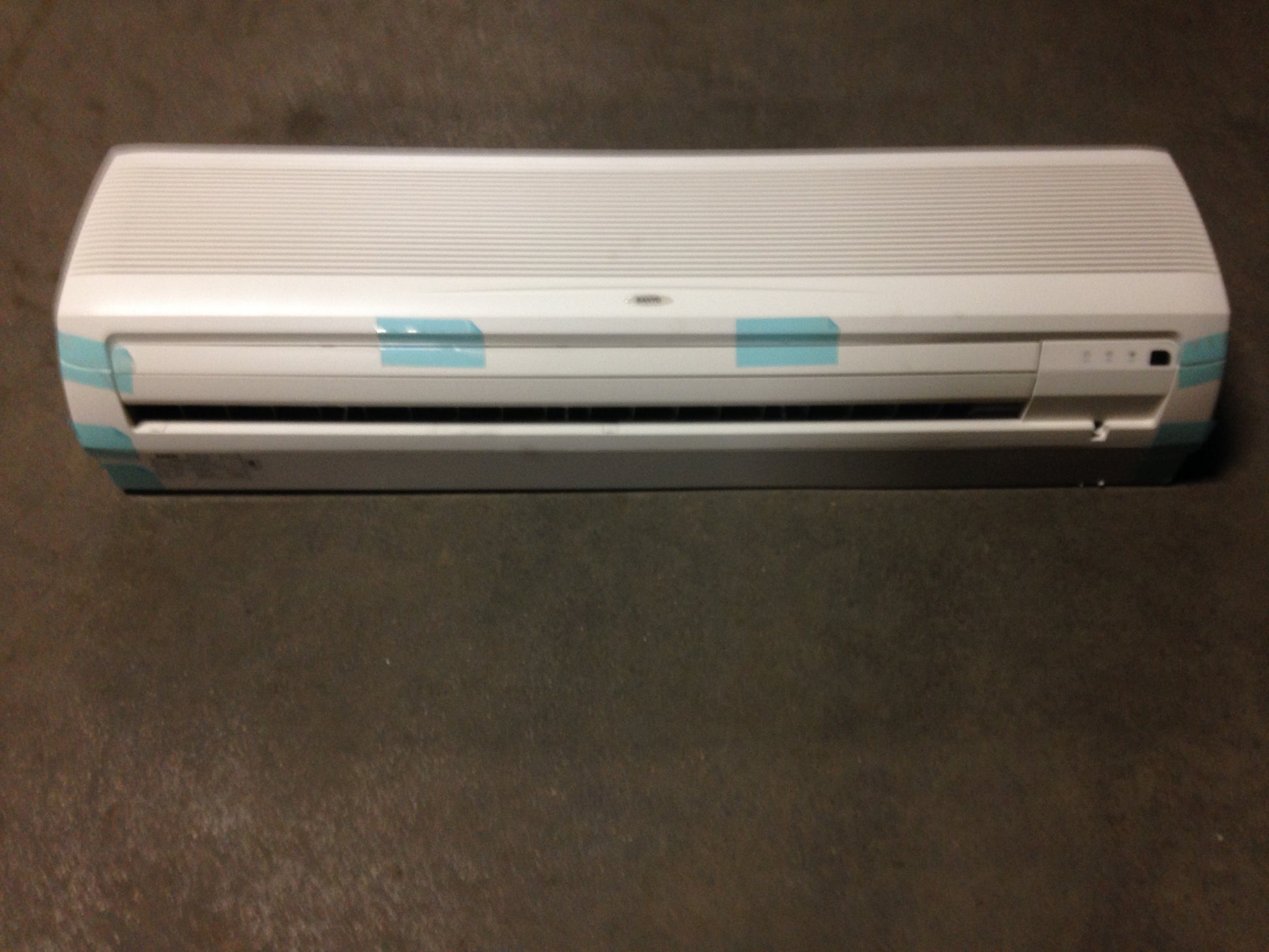 25,200 BTU WALL MOUNTED DUCTLESS INDOOR MINI-SPLIT AIR CONDITIONER UNIT, 14.9 SEER 208-230/60/1 R-410A CFM 559