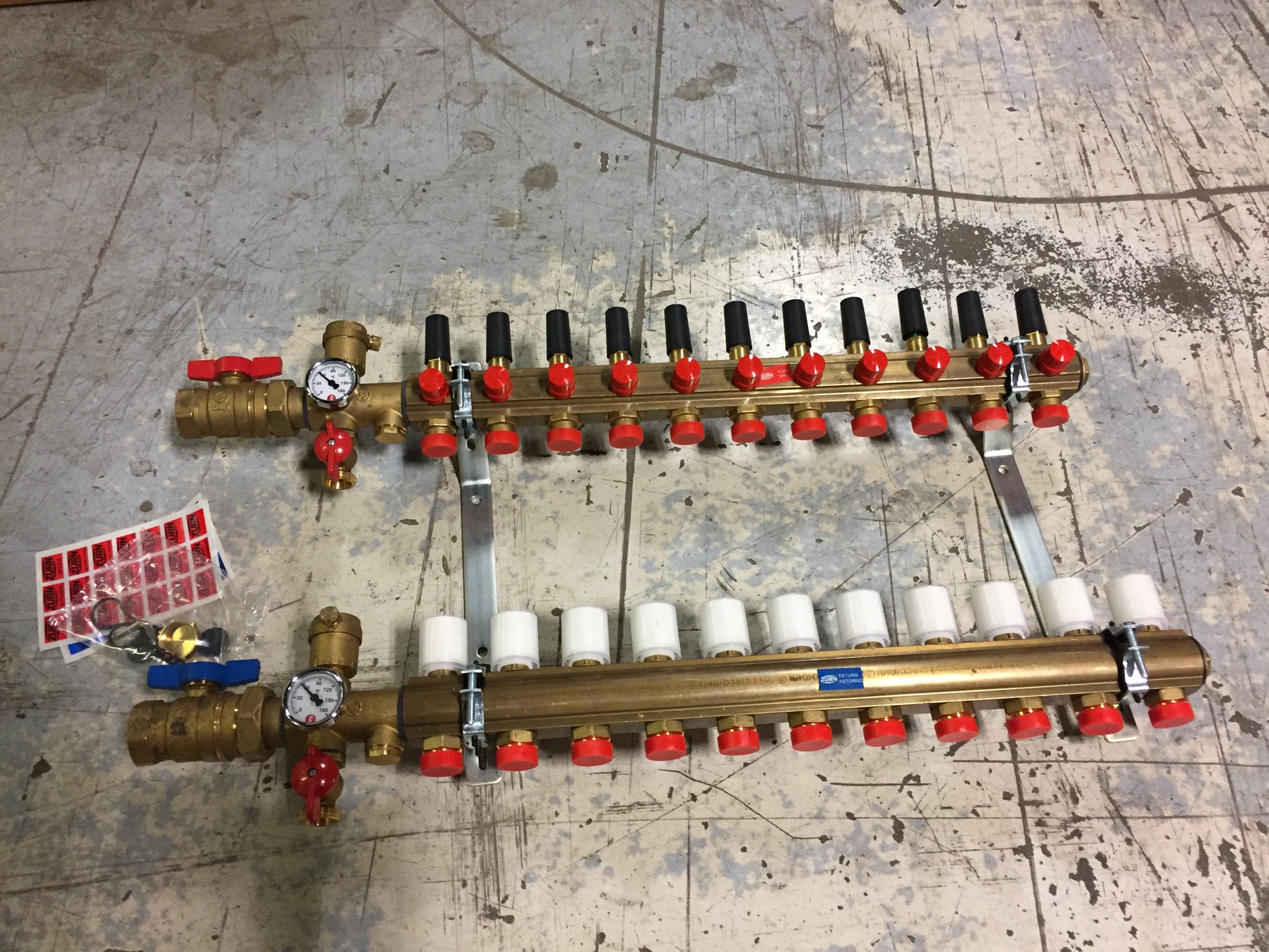 11 PORT "ACCUFLOW" PREASSEMBLED RADIANT HEATING MANIFOLD
