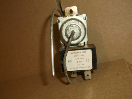 COLD CONTROL THERMOSTAT;OUTDOOR,20degF. ON,5degF. DIFFERENTIAL, 277VAC 5FLA,20LSA,3-TERMINALS