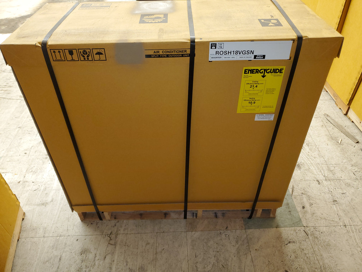 18,000 BTU "CLASSIC" SERIES SINGLE-ZONE INVERTER OUTDOOR MINI-SPLIT HEAT PUMP UNIT, 208-230/60/1 R-410A 21.4 SEER