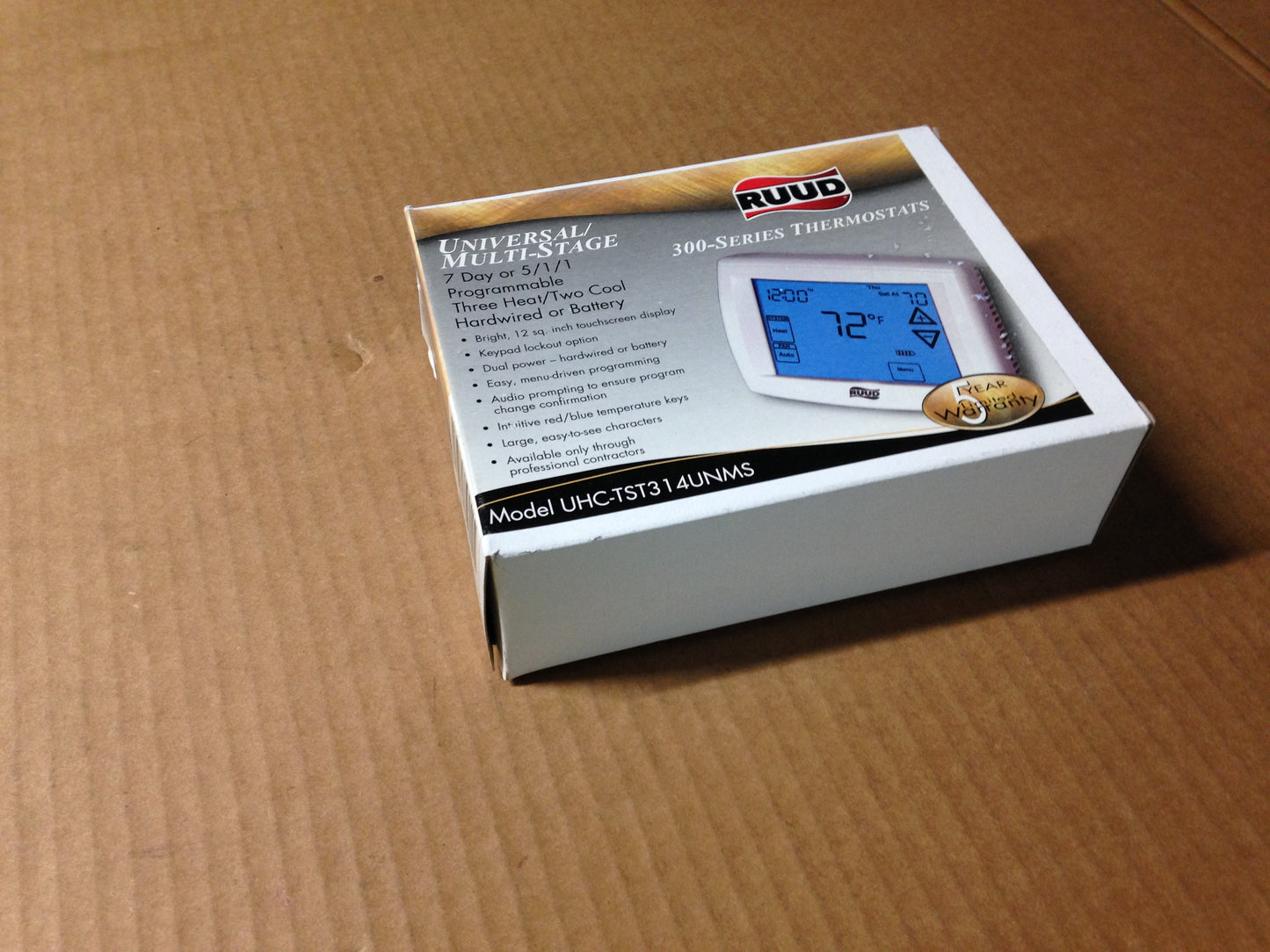 UNIVERSAL/MULTI-STAGE 300-SERIES DELUXE TOUCHSCREEN THERMOSTAT 7 DAT OR 5/1/1 PROGRAMMABLE 3-HEAT/2-COOL HARDWIRED OR BATTERY