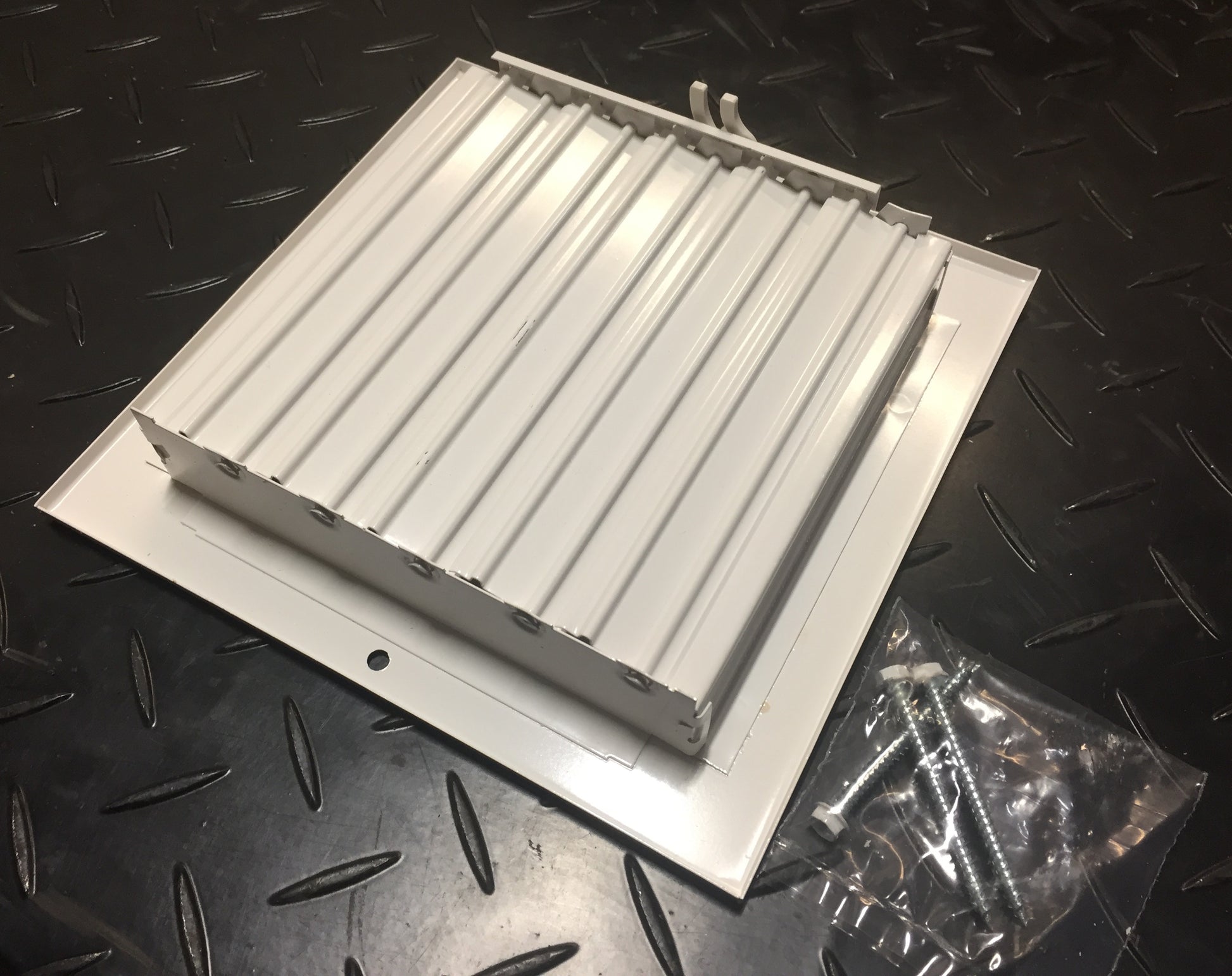 6" X 6" SINGLE DEFLECTION SUPPLY REGISTER WITH MULTI-LOUVER DAMPER