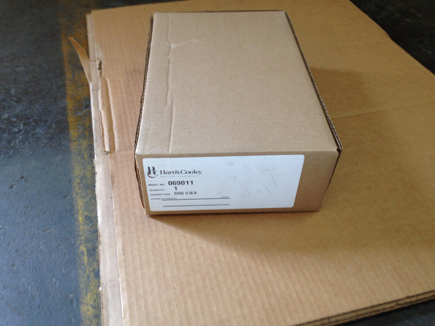 12" X 6" SIDEWALL REGISTER, 45-DEGREE FIXED BLADE