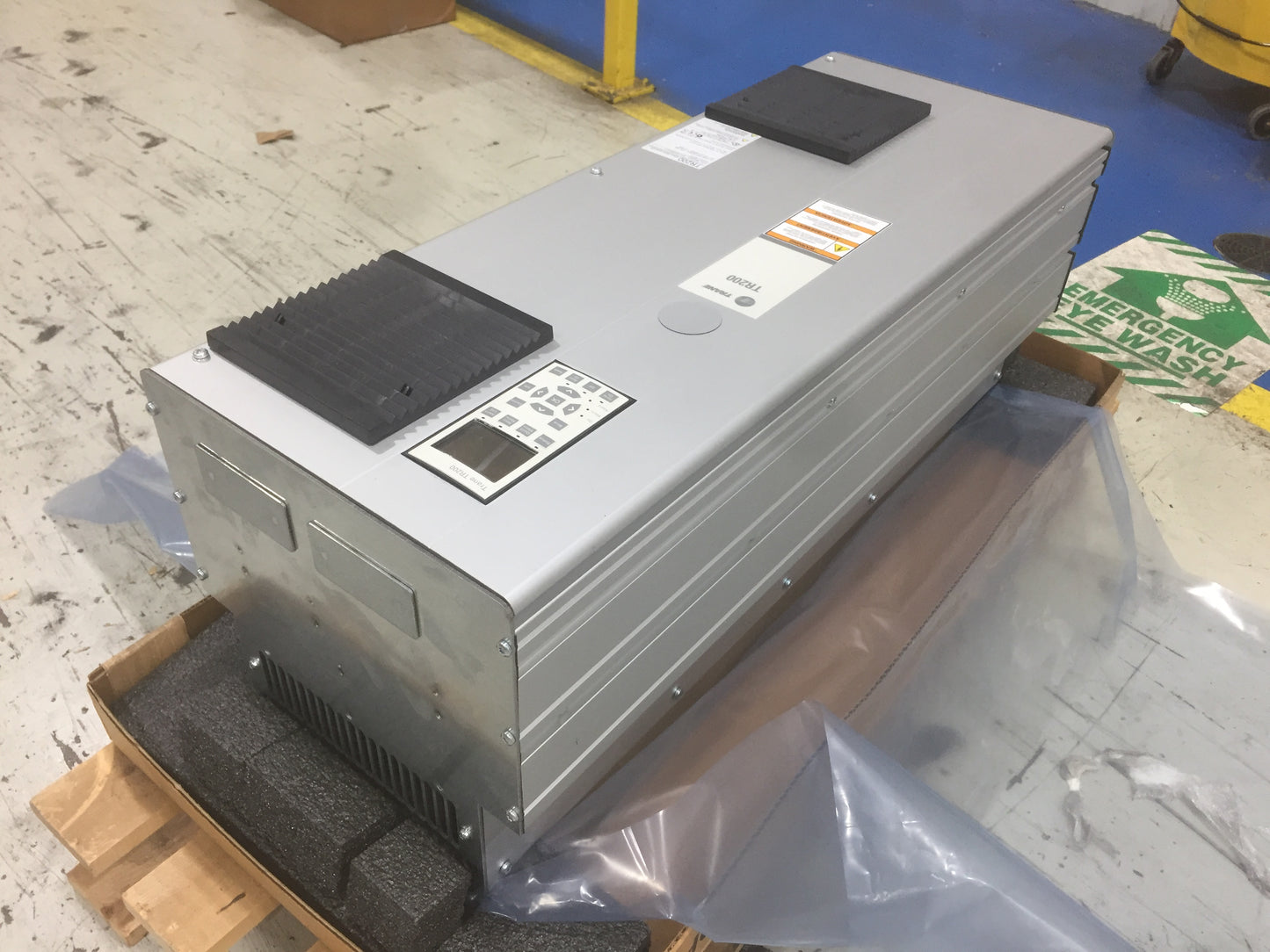 150 HP VARIABLE FREQUENCY DRIVE, 3X380-480 VOLT/50-60