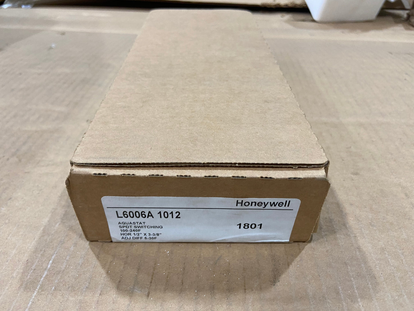 AQUASTAT CONTROLLER WITH SPDT SWITCHING 120/240 VOLTS RANGE 100-240F