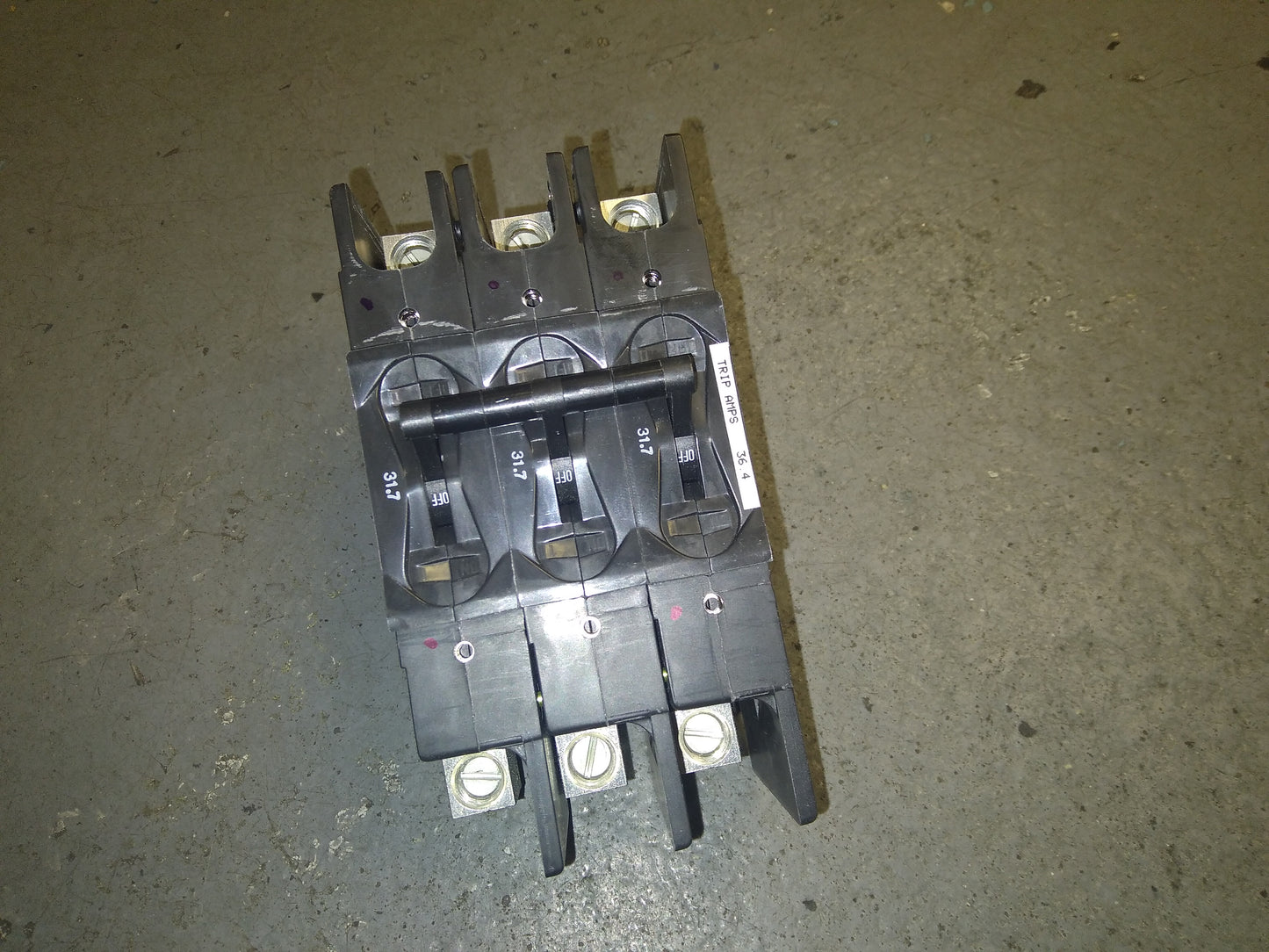 3 POLE  31.7 AMP "219 MULTI-POLE" SERIES HYDRAULIC MAGNETIC CIRCUIT BREAKER PROTECTOR/FOR MANUAL MOTOR CONTROLLER APPLICATIONS 480/50-60/1 OR 3