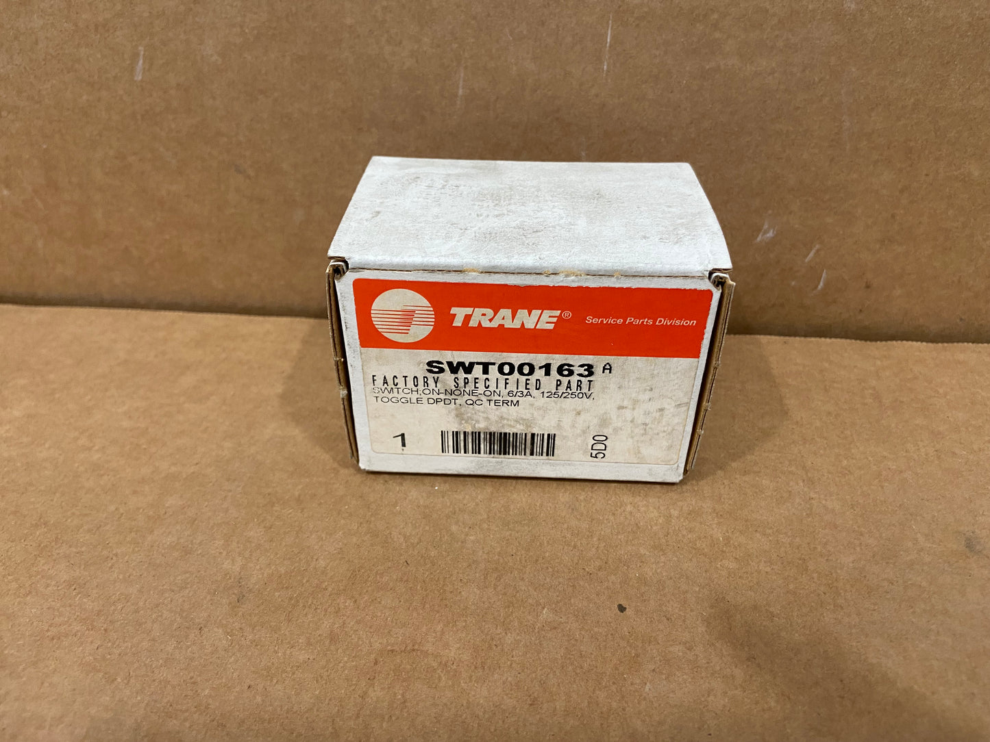 ON-NONE-ON TOGGLE SWITCH 3/6AMP 125/250VOLT