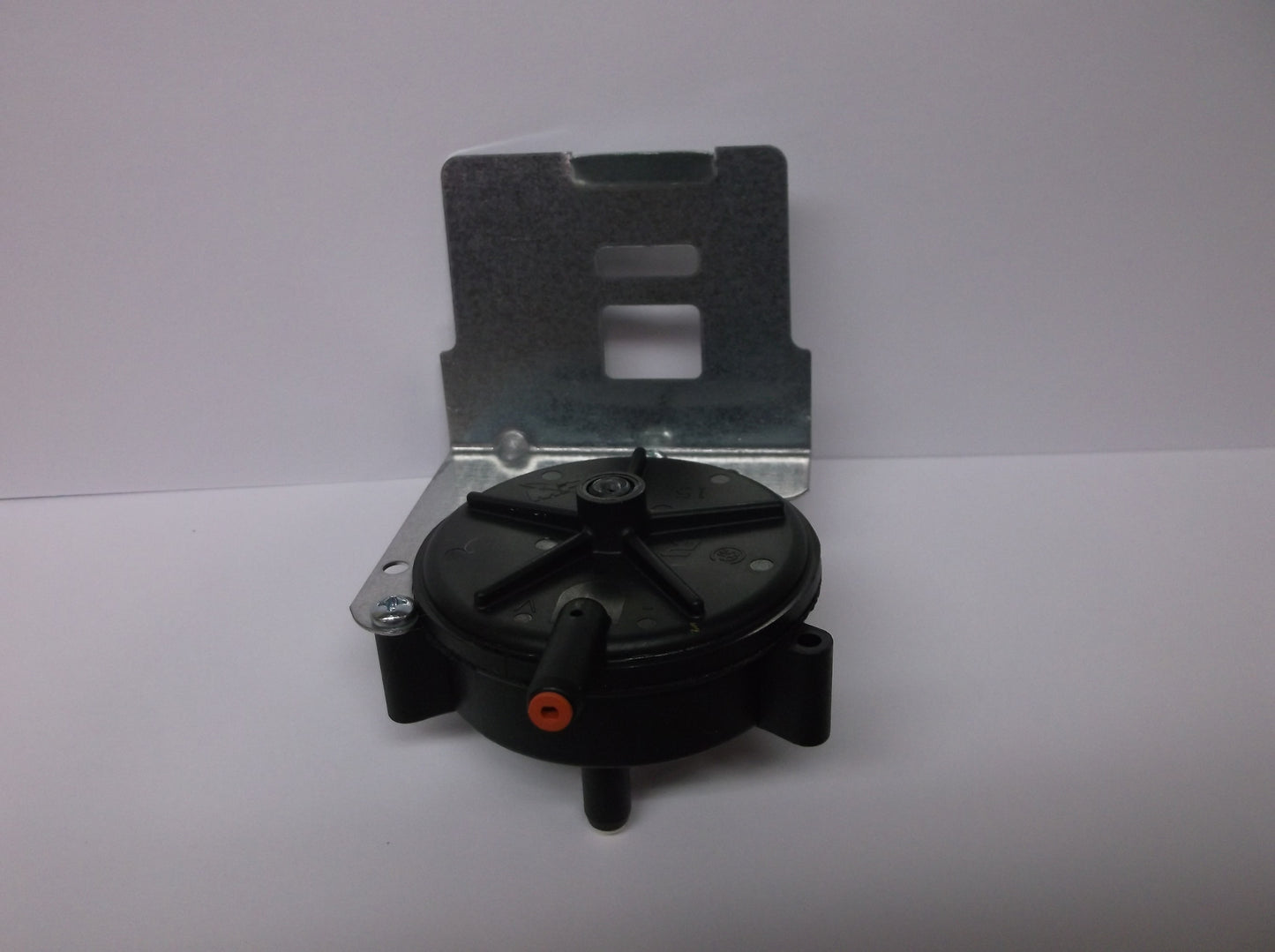 PRESSURE SWITCH ASSEMBLY  125VAC  -0.70" WC, 