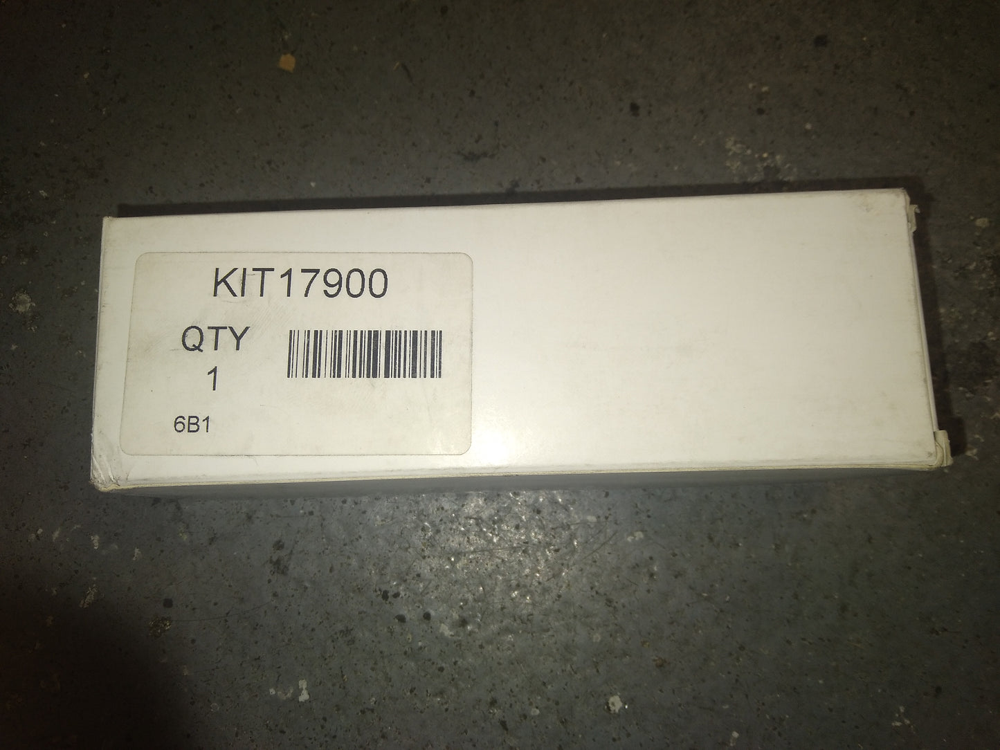 DISCHARGE TUBE CLIP