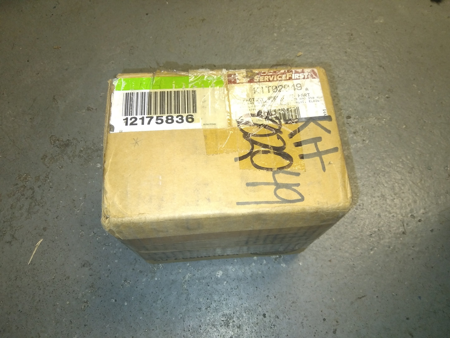 GAS VALVE KIT CONTAINS: 36D24