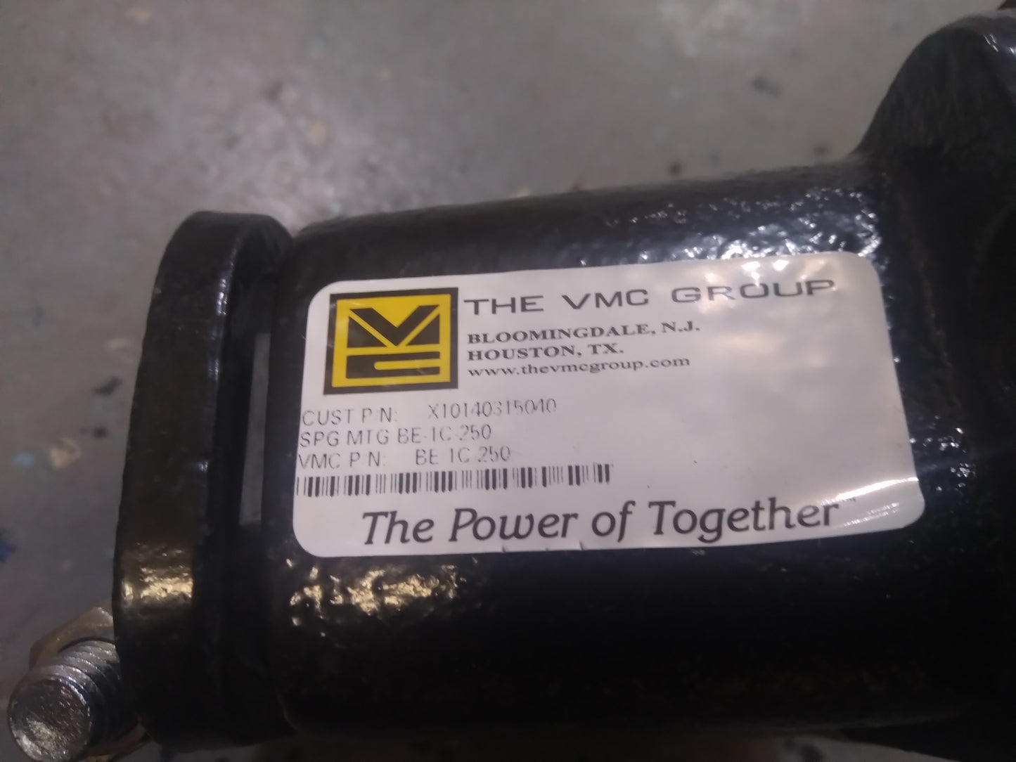 ISOLATOR; FLOOR 2 BOLT MOUNTING