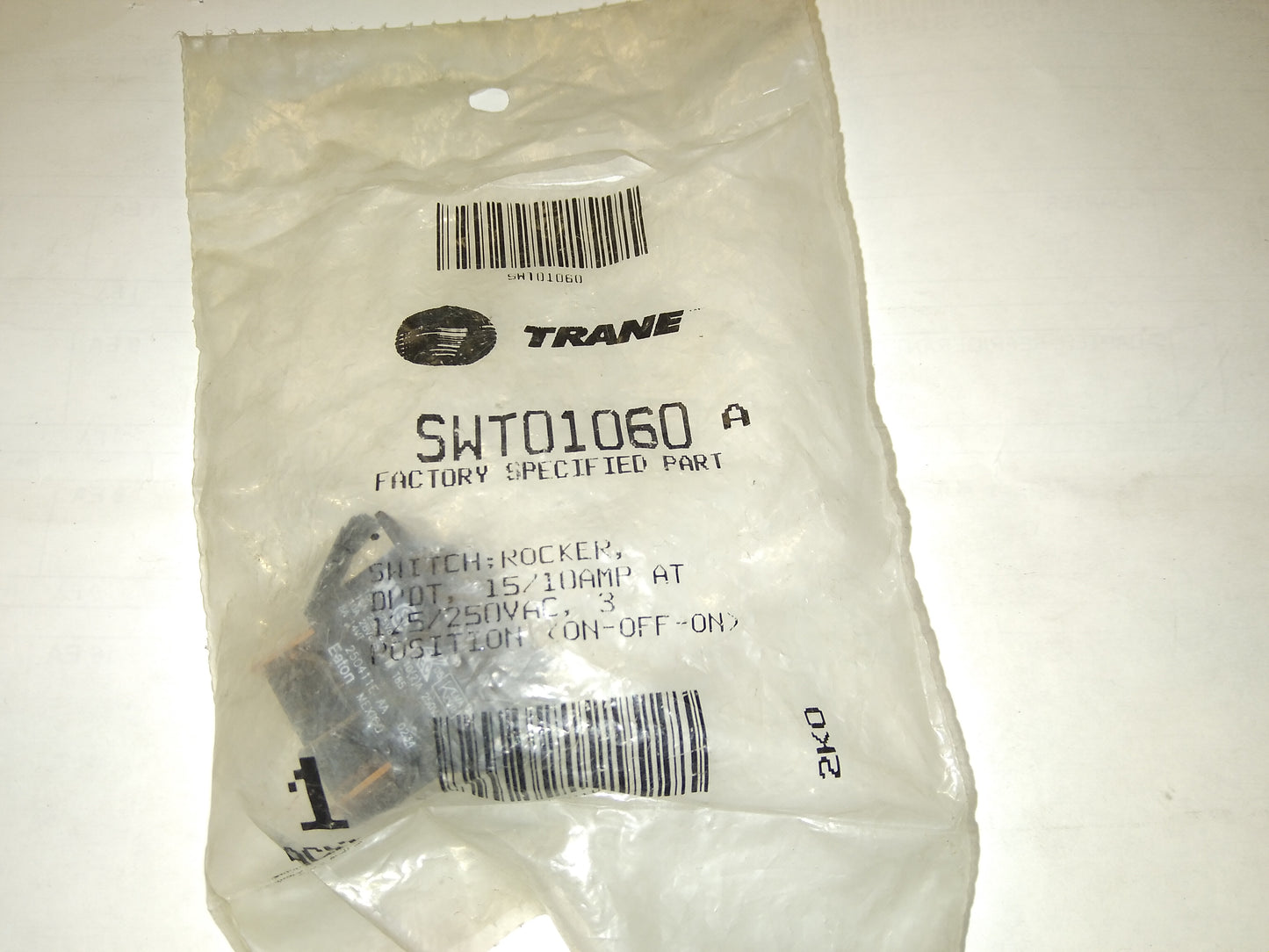 ROCKER SWITCH DPDT, 15/10 AMP AT 125/250VAC 3 POSITION