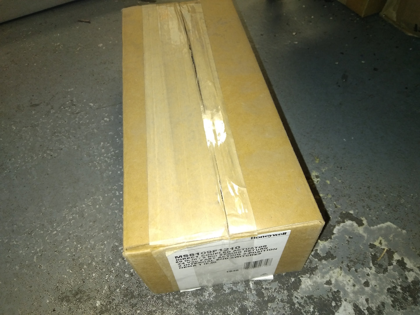 2 POSITION DIRECT COUPLED ACTUATOR 24V 50/60HZ 80LB-IN