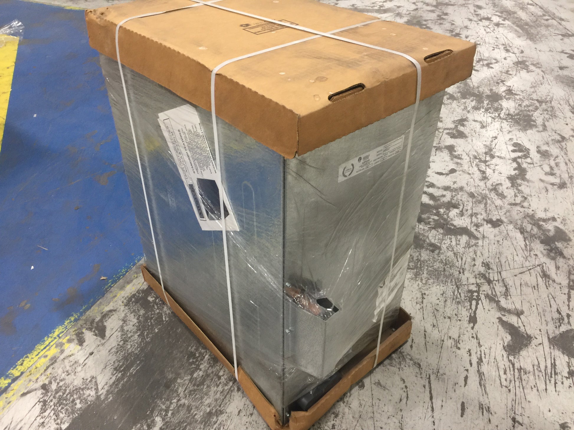2 TON AC/HP CASED UPFLOW/DOWNFLOW "A" COIL; R-22/R-410A, 10 SEER