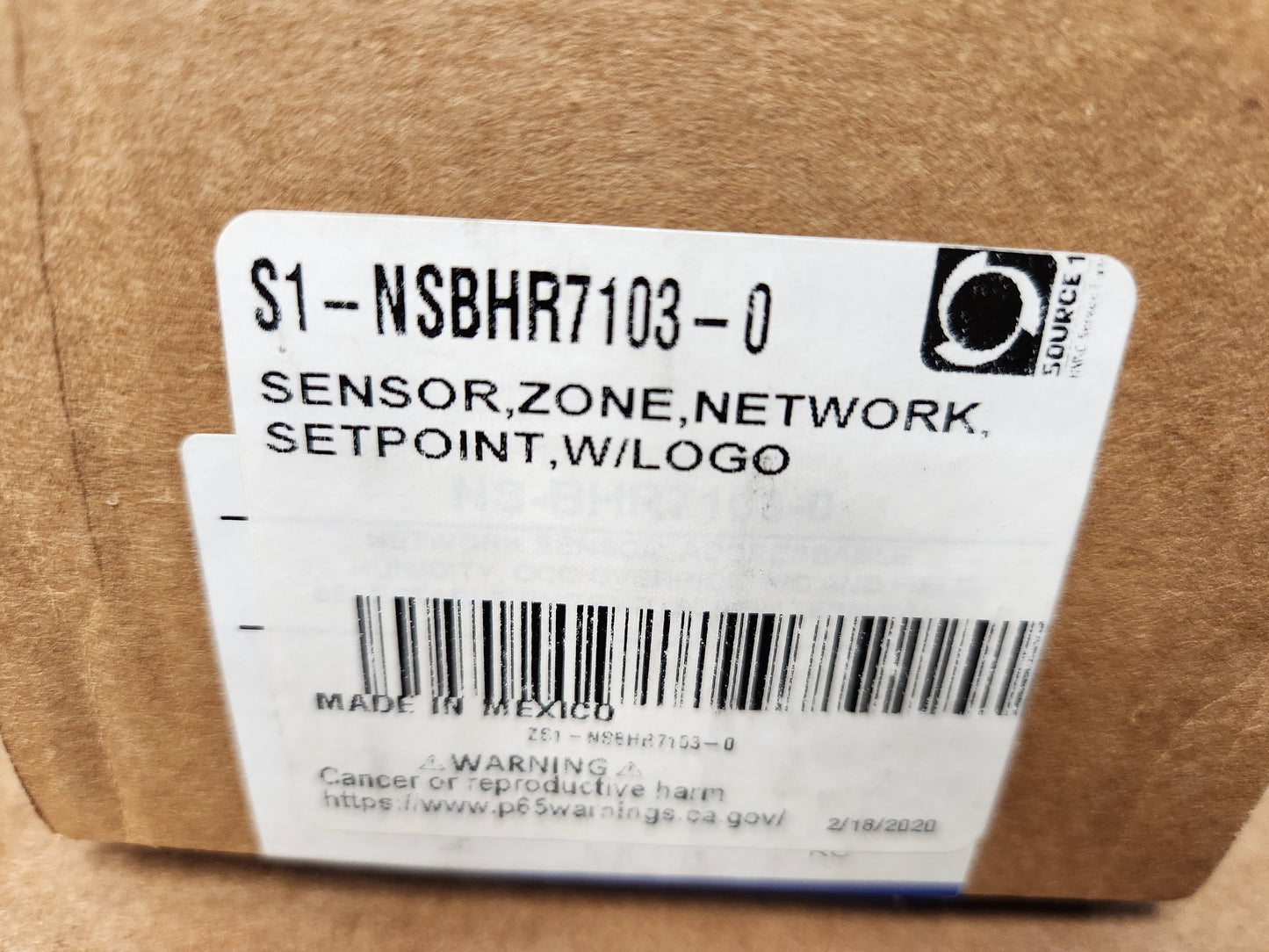 VERTICAL WALLBOX-MOUNTED OR SURFACE-MOUNTED NS SERIES NETWORK ZONE SENSOR WITH LCD