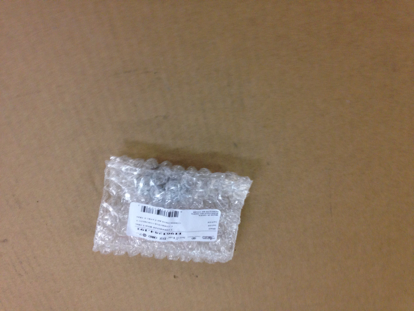 Y CONNECTOR WITH Y SEAL