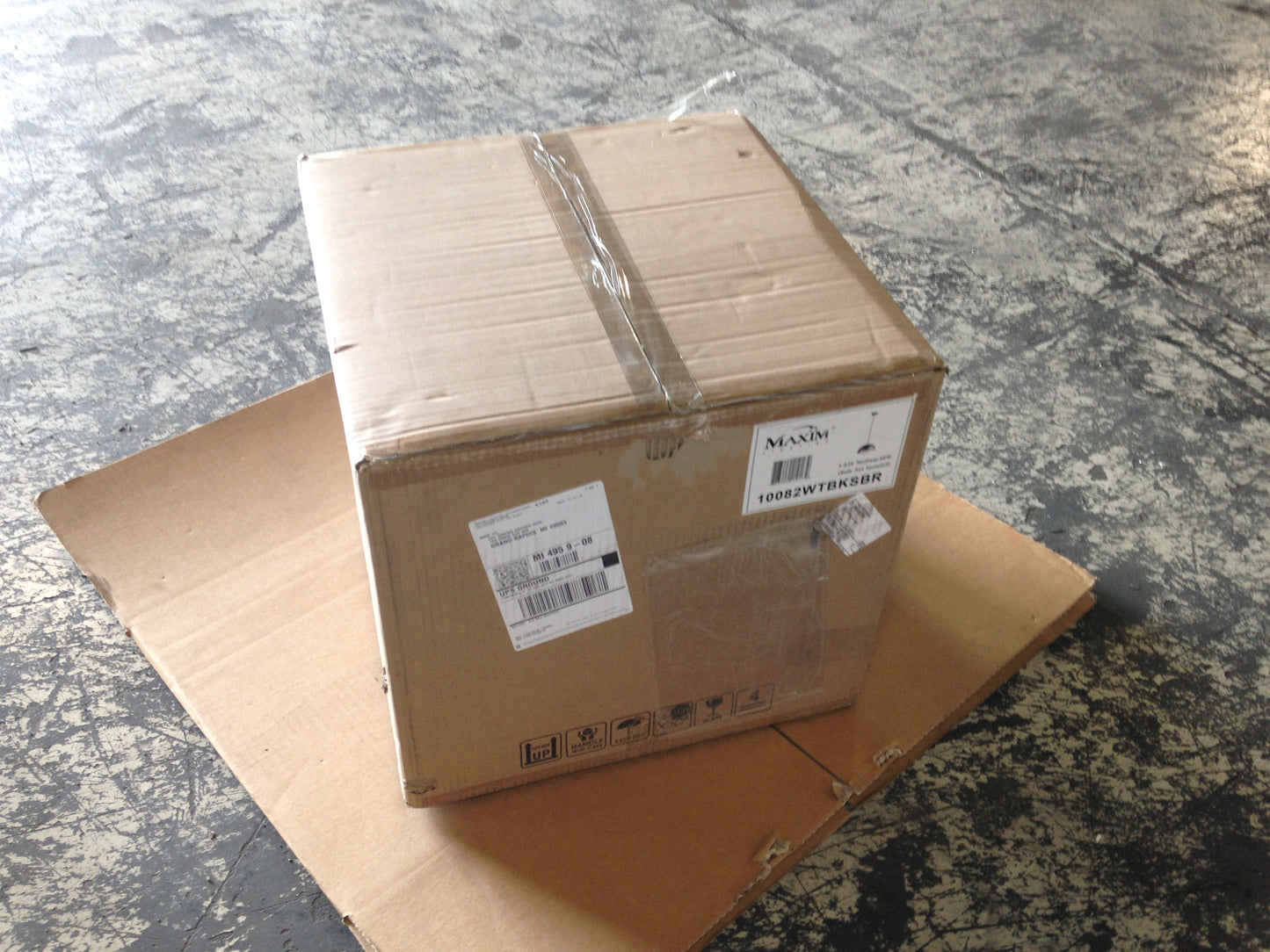 PENDANT LIGHT, BLACK